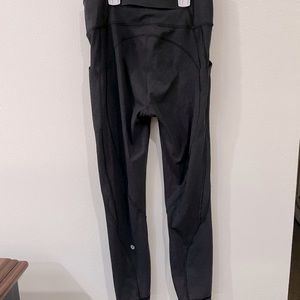 Lululemon size 6 workout leggings